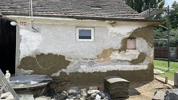 oprava-fasady-a-natazeni-nove-omitky-stupno12